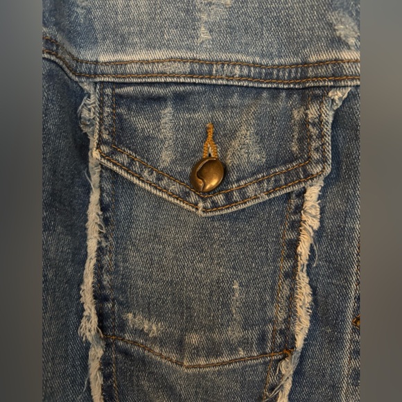 JOE’S JEANS Women’s Distressed Denim Jean Jacket, Size XS, Like New Condition - Picture 5 of 11